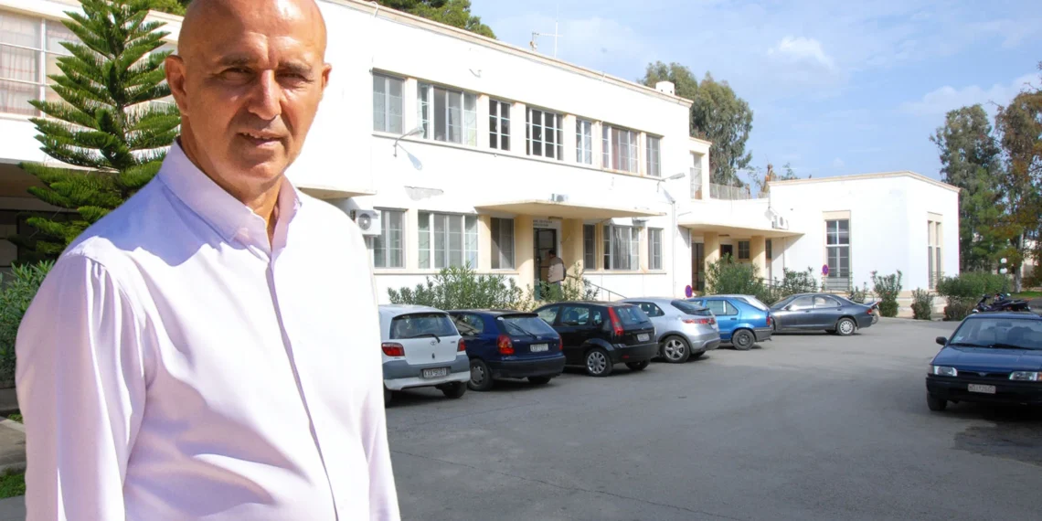 Μιχάλης Κόλιας: «Εμπαιγμός προς τους πολίτες» – Καταγγέλλει τις ελλείψεις στις προκηρύξεις για το Νοσοκομείο