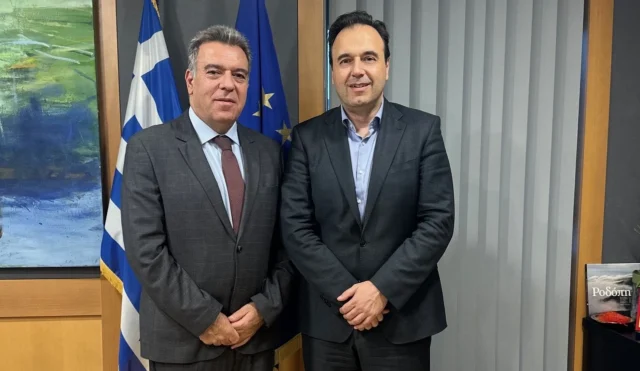 Μάνος Κόνσολας: «Τοποθετούνται αναμεταδότες για ψηφιακό τηλεοπτικό σήμα σε Κάσο, Λειψούς, Τήλο και Χάλκη. Σε νέο διαγωνισμό θα μπουν και αναμεταδότες και σε άλλα νησιά και περιοχές της Δωδεκανήσου»