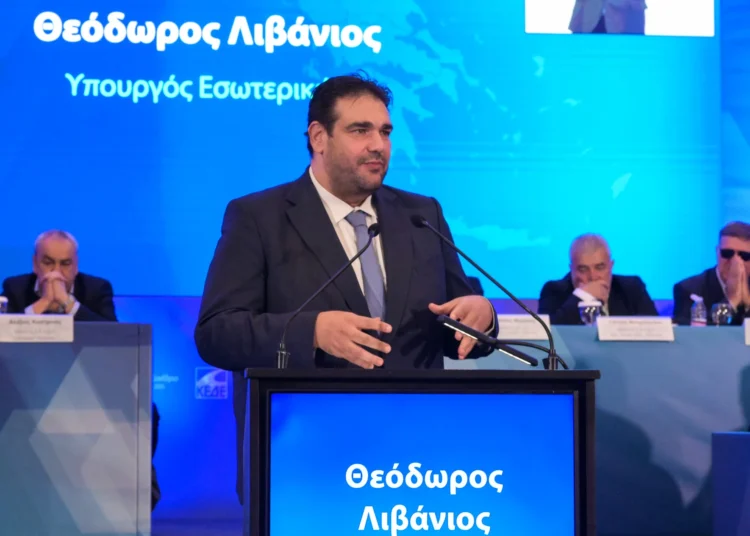 ΥΠ.ΕΣ: Όποιος θέλει, θα μπορεί να ψηφίζει από το κινητό στις αυτοδιοικητικές εκλογές του 2028 – Το σχέδιο για την αντιμετώπιση της αποχής