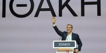 Η νέα πολιτική «Ιθάκη» του Αλέξη Τσίπρα: Προανήγγειλε κόμμα και έστειλε ηχηρά μηνύματα – Το παρασκήνιο, οι παρουσίες και οι απουσίες από το «Παλλάς»