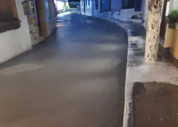 Λέρος: Οι ισχυρές βροχοπτώσεις μετέτρεψαν δρόμους σε ποτάμια