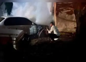 Λέρος: Πυρκαγιά σε σταθμευμένο όχημα στο Λακκί – Άμεση κινητοποίηση Δήμου και εθελοντών