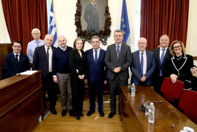 Μάνος Κόνσολας: «Πρόταση νόμου ετοιμάζει το ΤΕΕ για να απλοποιηθεί το πλαίσιο εκτέλεσης έργων για να αντιμετωπιστεί το πρόβλημα της διάβρωσης των ακτών»