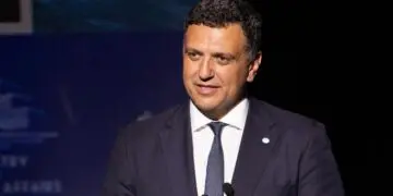 Κικίλιας: «Στηρίζουμε το Λιμενικό Σώμα – Περιοχές της Αθήνας υποφέρουν από την παράνομη μετανάστευση»