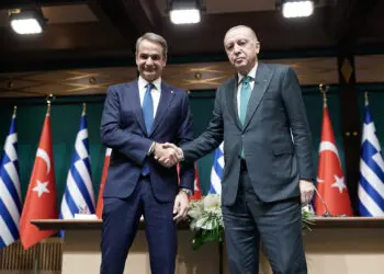 Μητσοτάκης: Να αρθεί κάθε απειλή στις μεταξύ μας σχέσεις – Ερντογάν: Πολύτιμος φίλος ο Έλληνας πρωθυπουργός