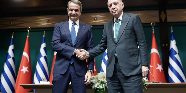 Μητσοτάκης: Να αρθεί κάθε απειλή στις μεταξύ μας σχέσεις – Ερντογάν: Πολύτιμος φίλος ο Έλληνας πρωθυπουργός