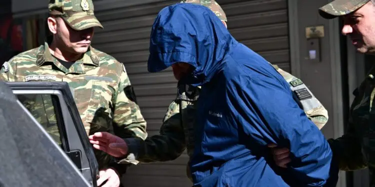 Δίωξη για κακούργημα στον Σμήναρχο – Τέθηκε σε διαθεσιμότητα, απειλείται με αφαίρεση ιθαγένειας